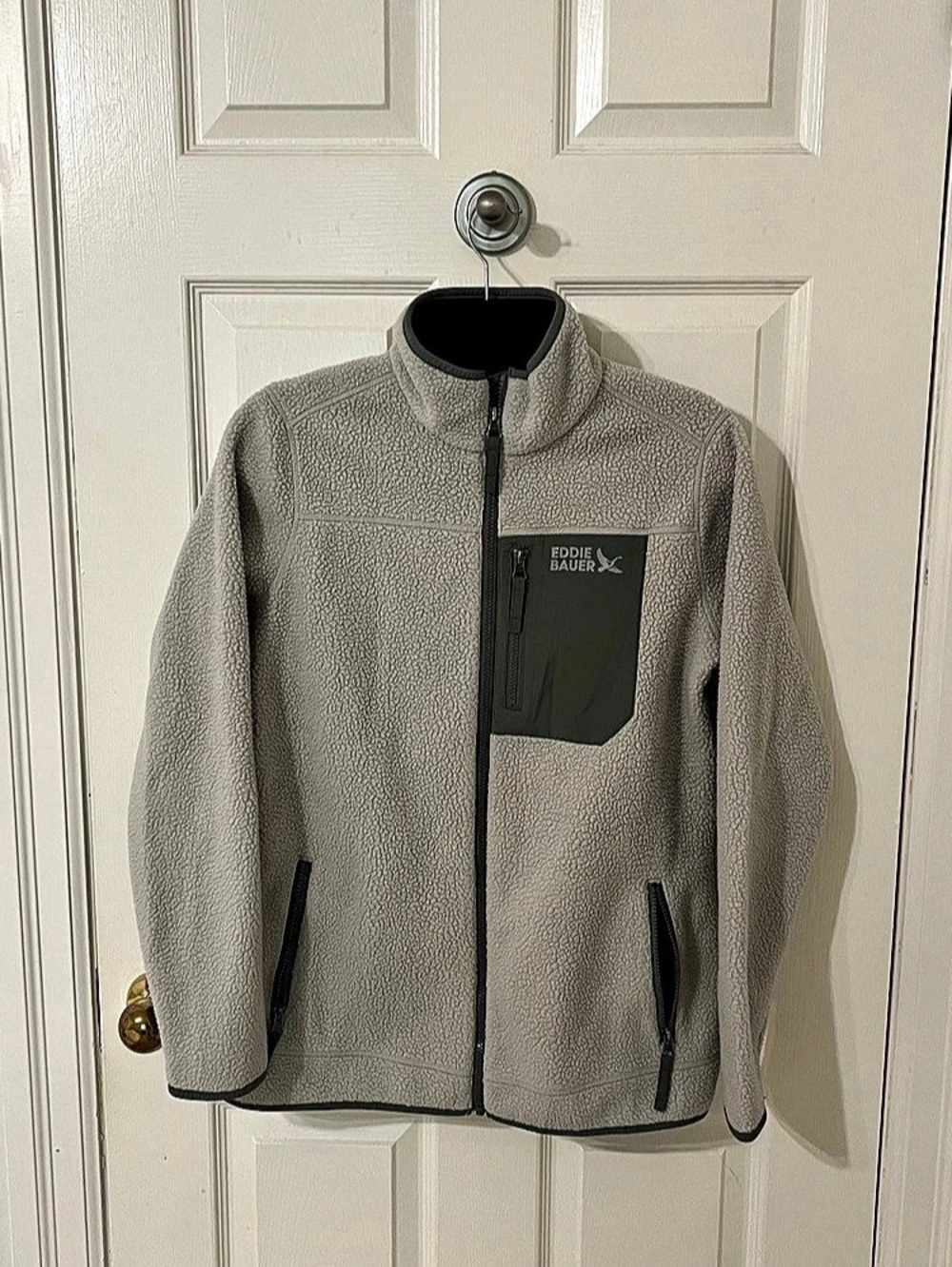 Eddie Bauer Cream Sherpa Zip-Front Jacket Green trim. size: Medium